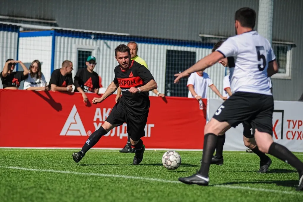 ix_futbolnyy_turnir_pamyati_m_sukhorebrova_4.jpg