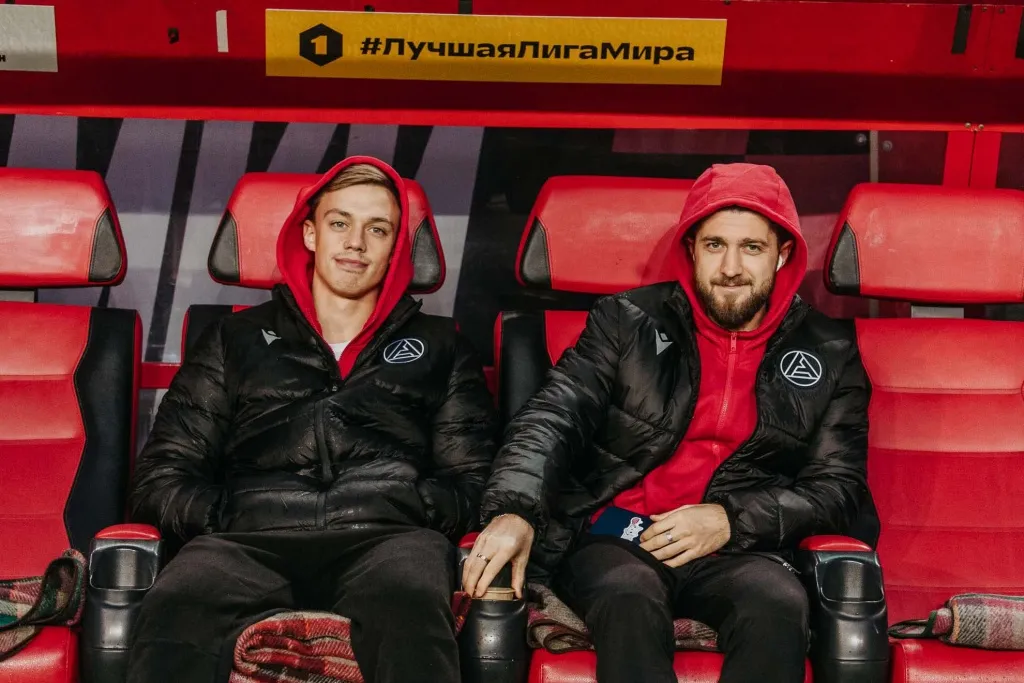 akron_sygral_vnichyu_s_khimkami_2.jpg akron_sygral_vnichyu_s_khimkami_2.jpg